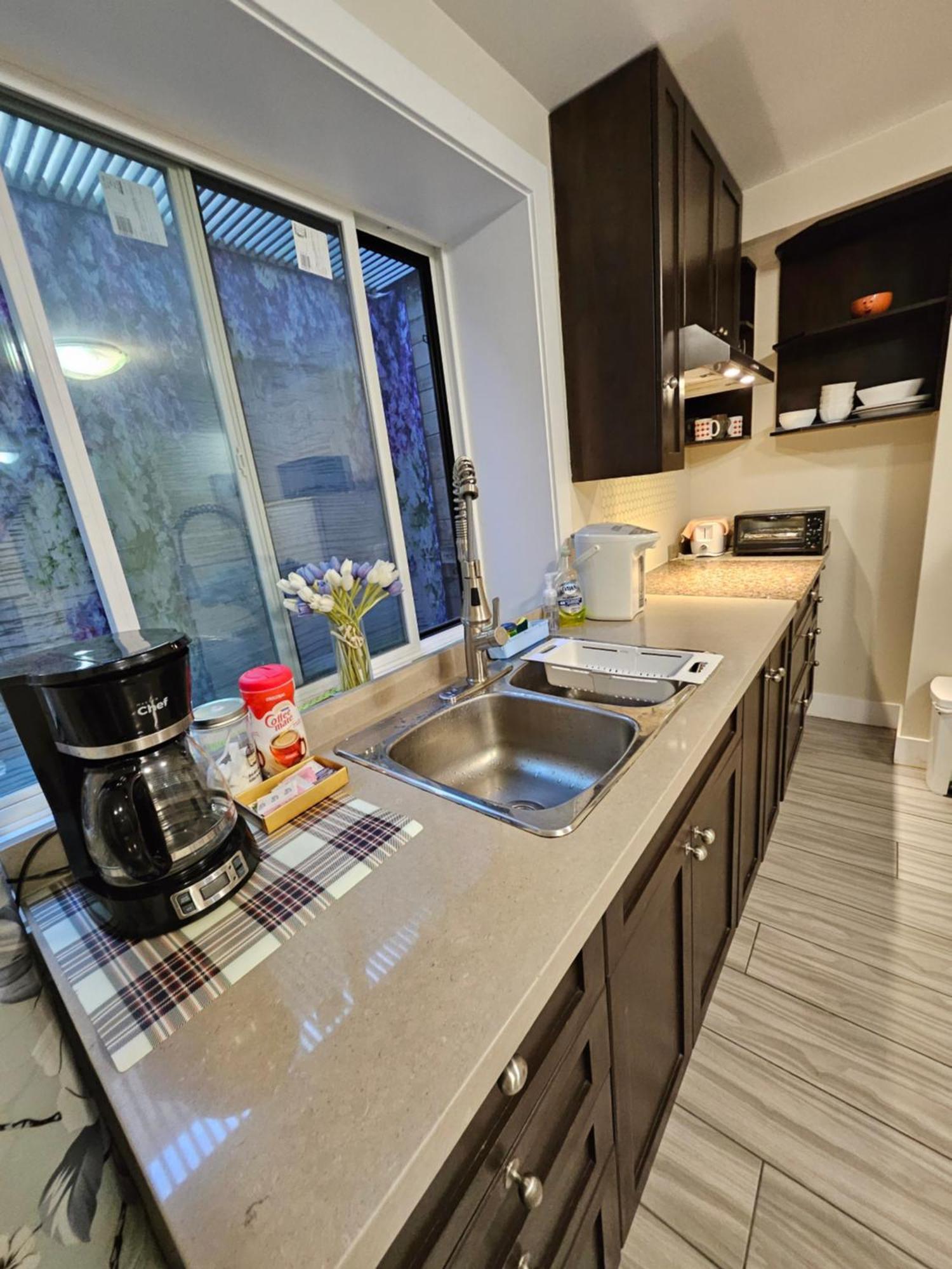 Metropolis Metrotown Area Lovely Place 2 Or 1 Bedrooms Suite Νιού Γουέστμινστερ Εξωτερικό φωτογραφία